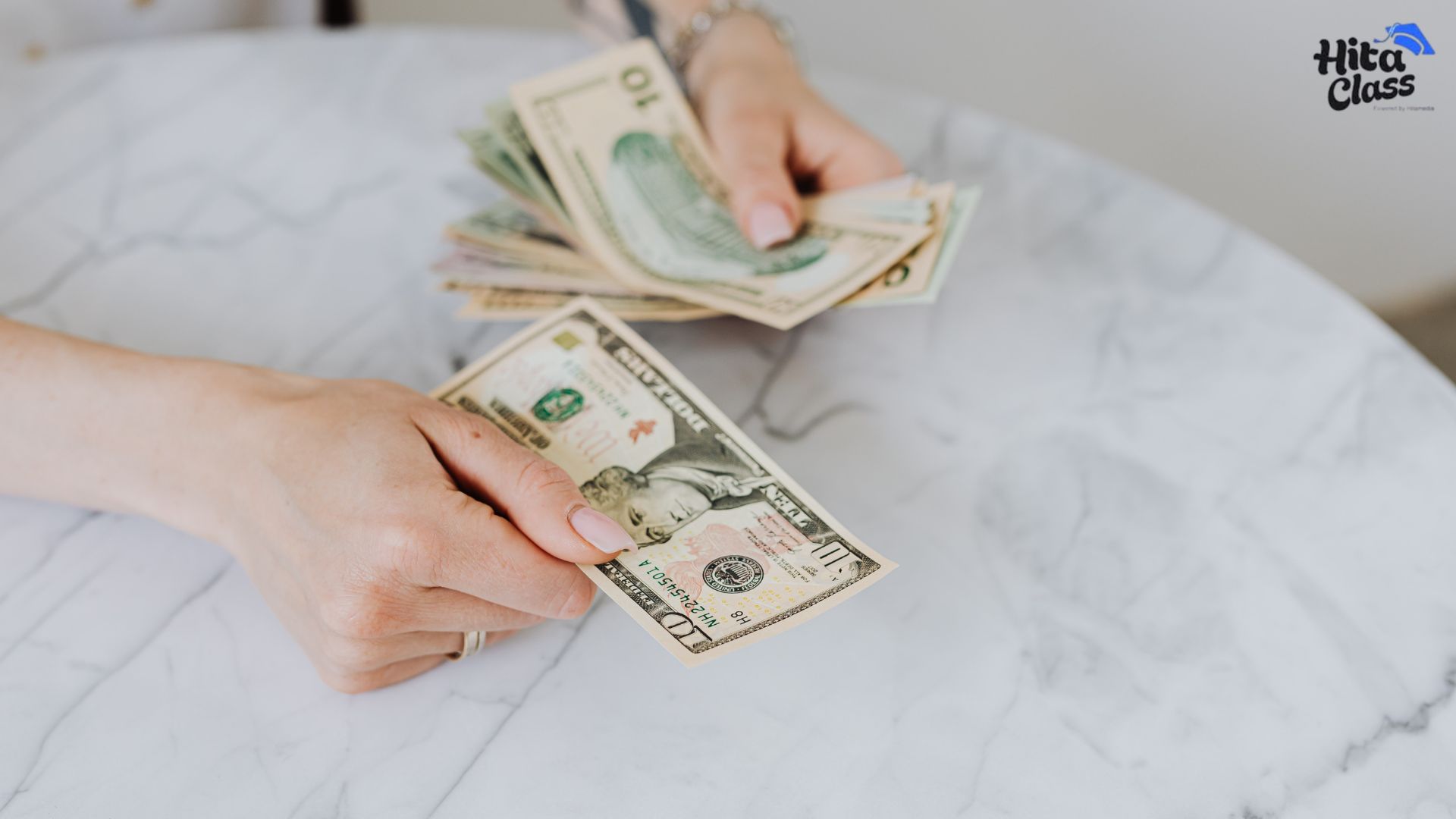 Read more about the article Biaya Kursus EF 2022: Update Harga, Program, dan Alternatif Lebih Terjangkau